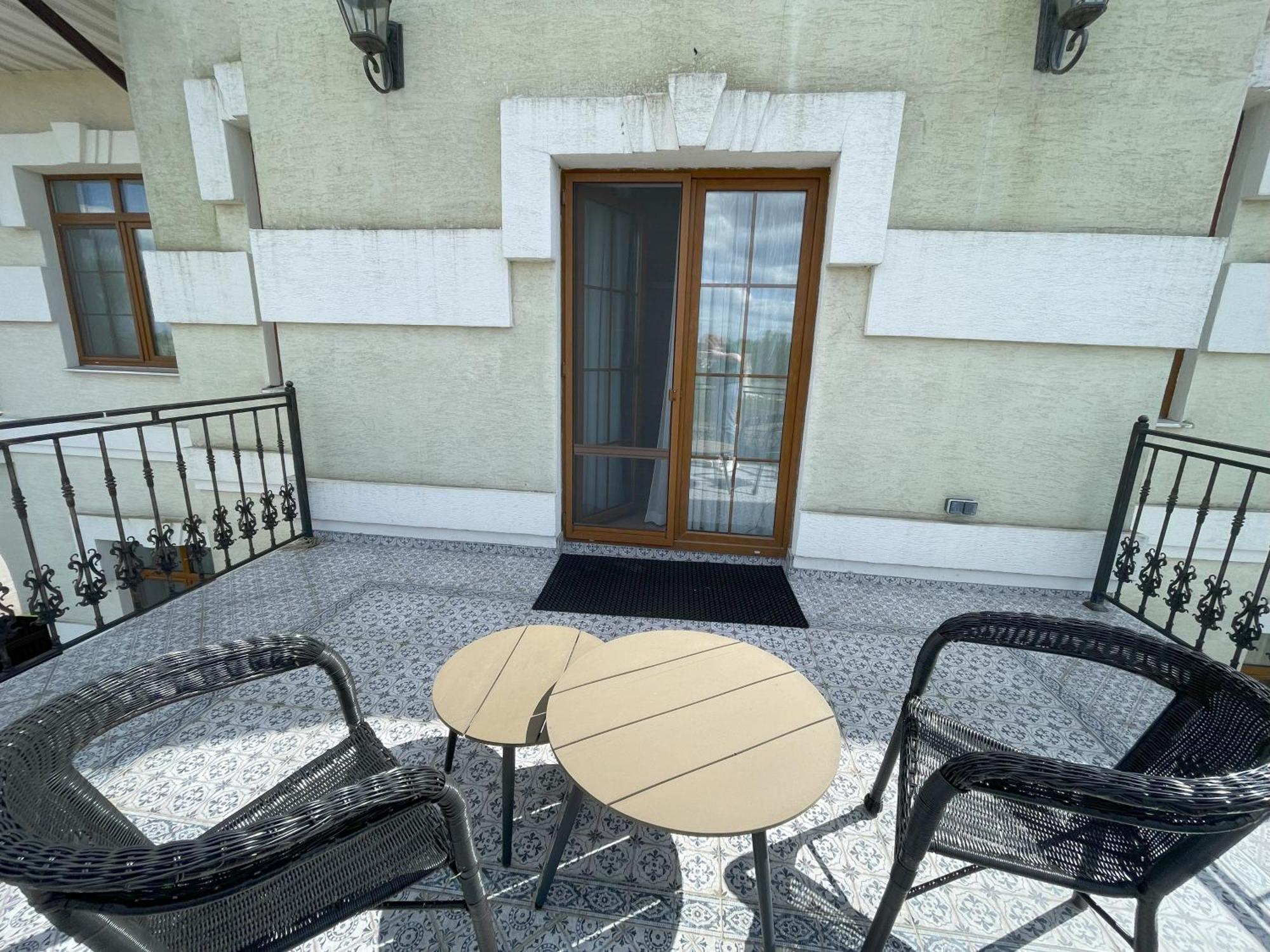 Bobritsa Dacha Hotel Exterior photo
